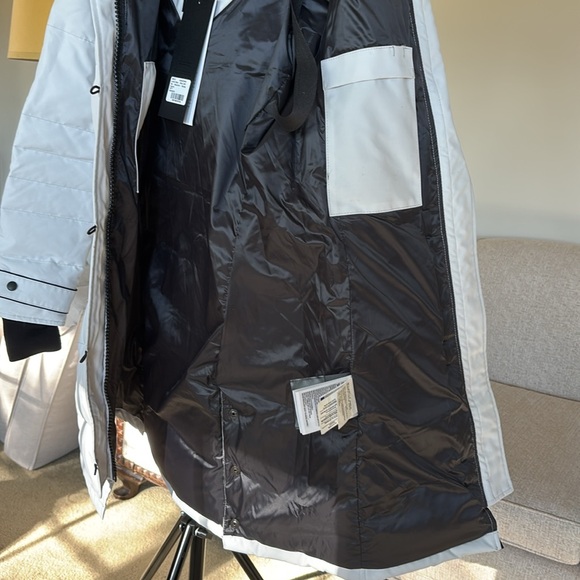 Canada Goose Women’s NWT Lorette Black Label Parka Jacket w Fur XS Silverbirch - Picture 8 of 12